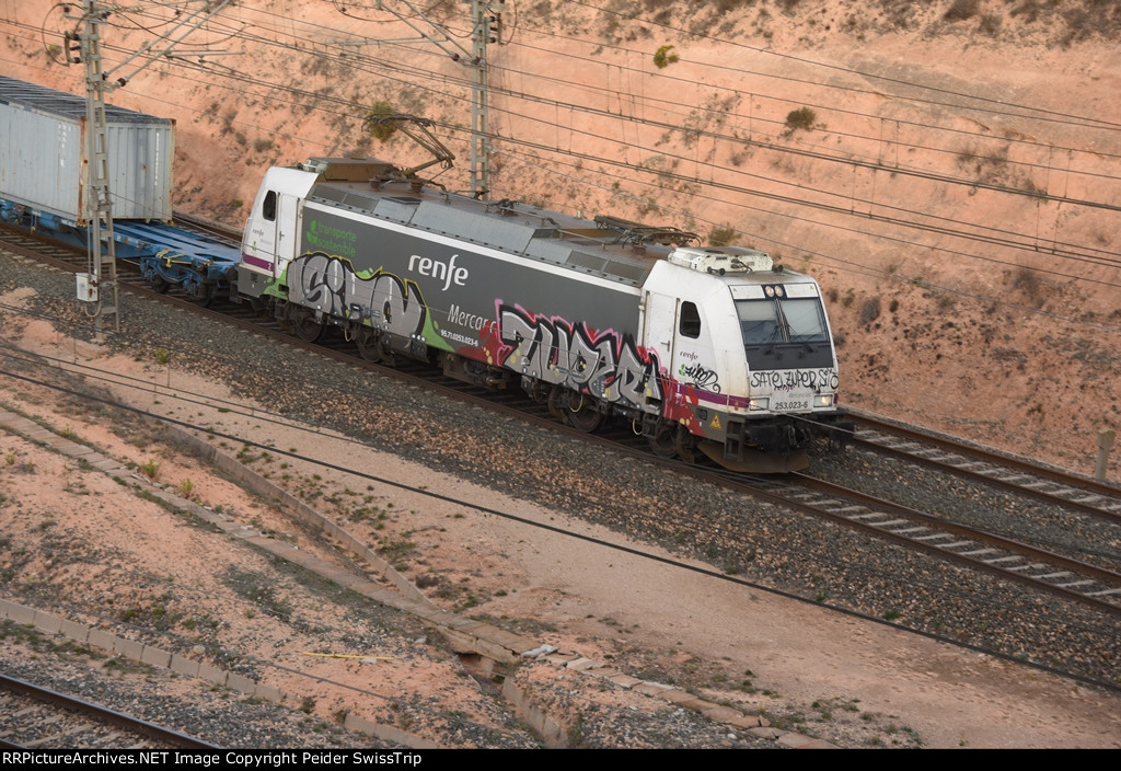 RENFE 253 023